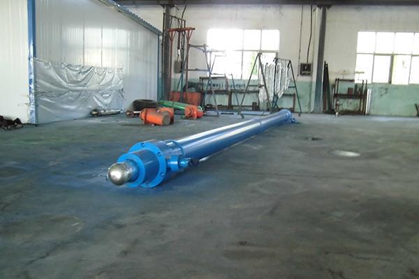 本文将深入探讨青岛油缸在精密制造方面的技术特点与行业优势